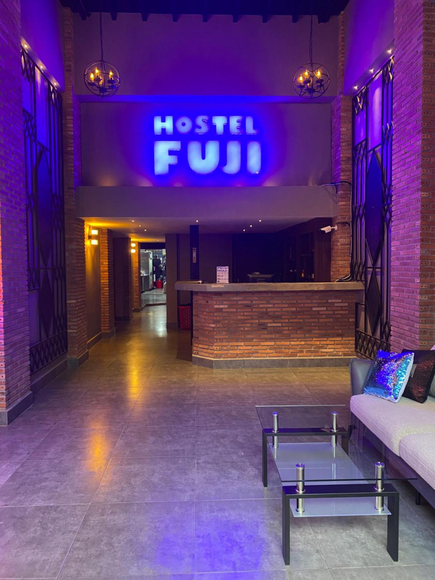 Hostel Fuji Phnom Penh Dış mekan fotoğraf