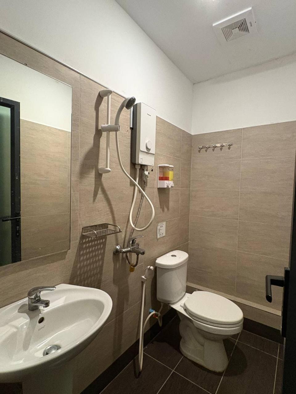 Hostel Fuji Phnom Penh Dış mekan fotoğraf
