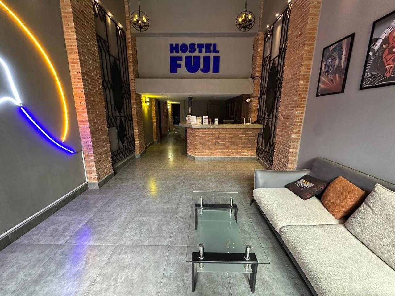 Hostel Fuji Phnom Penh Dış mekan fotoğraf